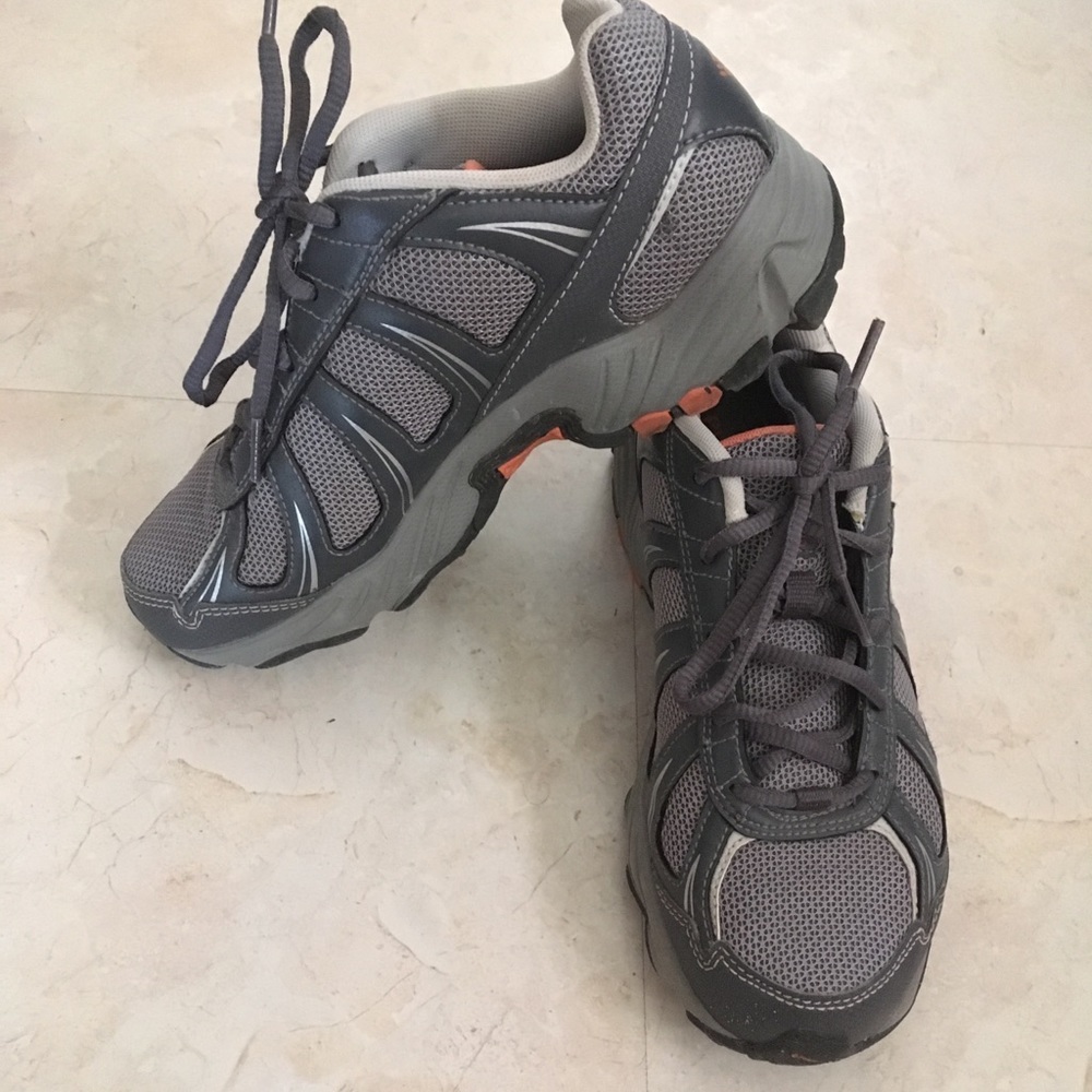 Columbia hiking shoes